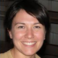 Yuliana Medina  🇪🇨 (28 años)